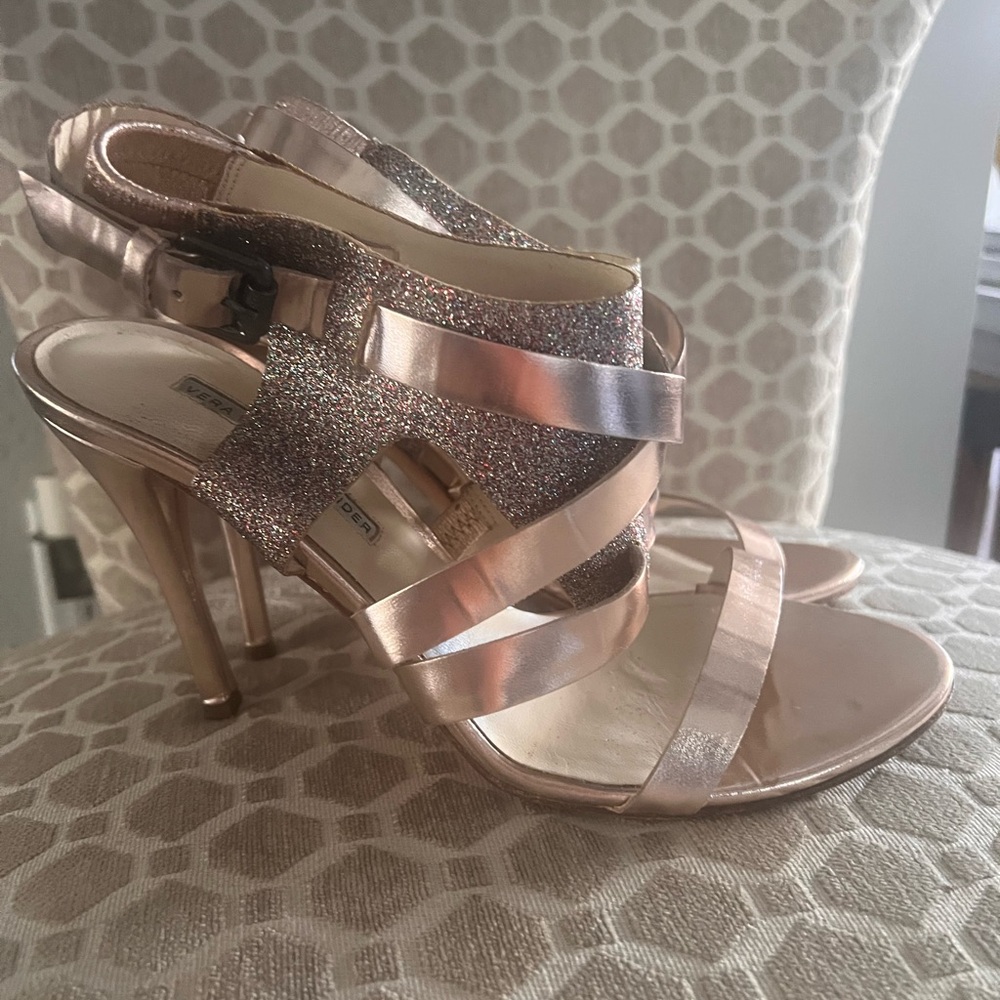 Vera Wang Metallic Rise-Gold Garmin Strappy Glitter Heels Size 9.5 - Picture 13 of 16
